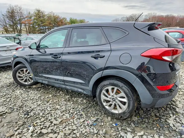 KM8J2CA42JU766626 2018 HYUNDAI TUCSON - Image 2
