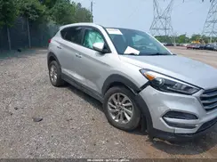KM8J2CA42JU768621 2018 HYUNDAI TUCSON