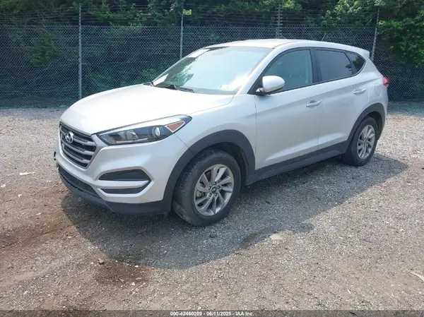 KM8J2CA42JU768621 2018 HYUNDAI TUCSON - Image 2