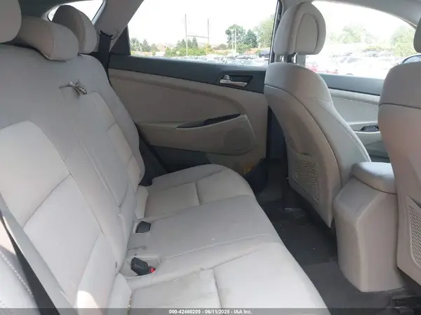 KM8J2CA42JU768621 2018 HYUNDAI TUCSON - Image 8