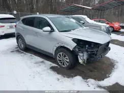 KM8J2CA42JU793647 2018 HYUNDAI TUCSON