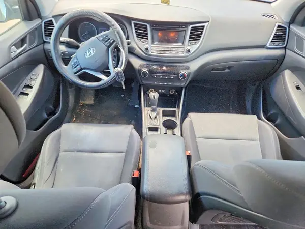 KM8J2CA42JU803982 2018 HYUNDAI TUCSON - Image 8