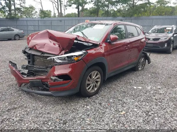KM8J2CA42JU805568 2018 HYUNDAI TUCSON - Image 2