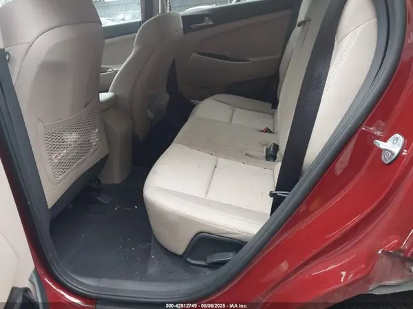 KM8J2CA42JU805568 2018 HYUNDAI TUCSON - Image 8