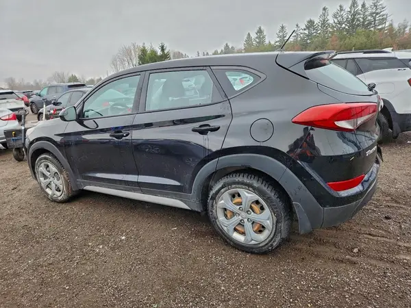 KM8J2CA42JU835556 2018 HYUNDAI TUCSON - Image 2