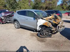 KM8J2CA42KU045594 2019 HYUNDAI TUCSON