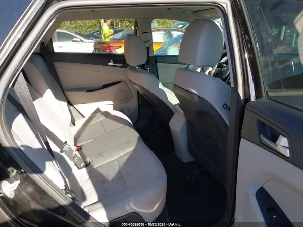 KM8J2CA42KU837535 2019 HYUNDAI TUCSON - Image 8