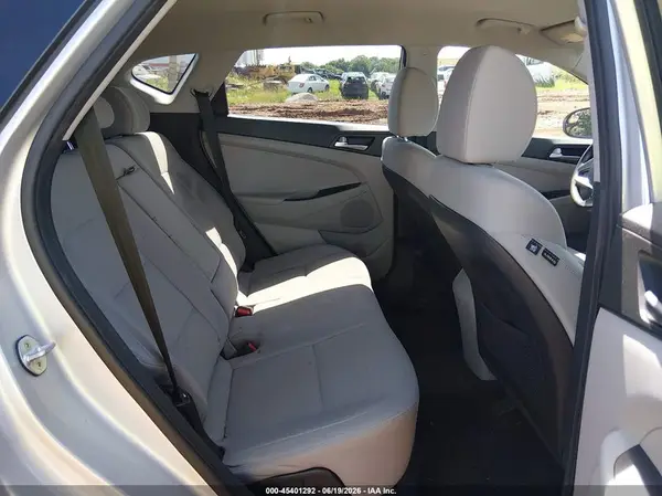 KM8J2CA42KU851323 2019 HYUNDAI TUCSON - Image 8