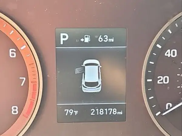 KM8J2CA42KU864167 2019 HYUNDAI TUCSON - Image 8