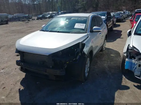 KM8J2CA42KU882877 2019 HYUNDAI TUCSON - Image 2