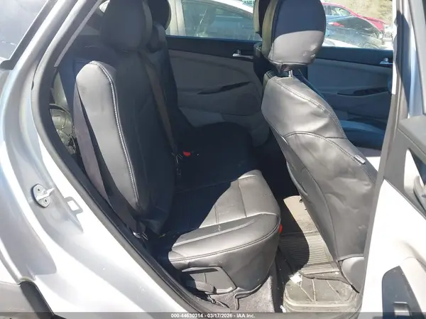 KM8J2CA42KU882877 2019 HYUNDAI TUCSON - Image 8