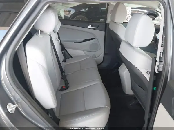 KM8J2CA42KU883558 2019 HYUNDAI TUCSON - Image 8