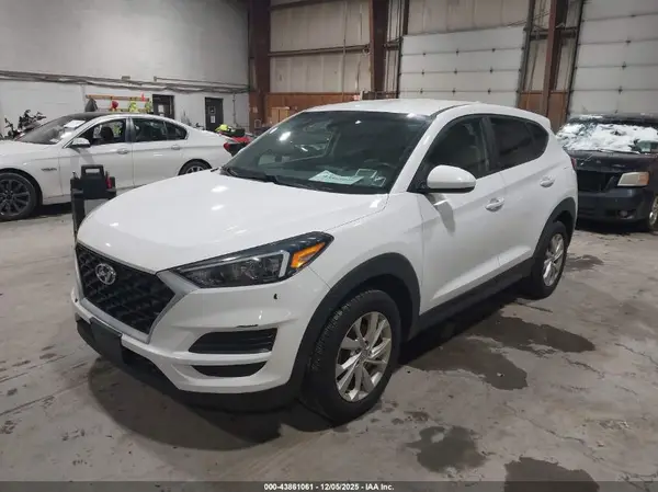 KM8J2CA42KU883902 2019 HYUNDAI TUCSON - Image 2