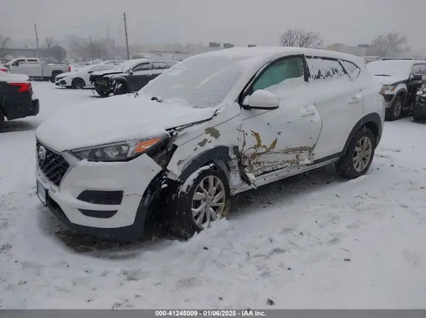 KM8J2CA42KU883916 2019 HYUNDAI TUCSON - Image 2