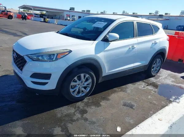 KM8J2CA42KU884287 2019 HYUNDAI TUCSON - Image 2