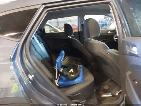 KM8J2CA42KU885231 2019 HYUNDAI TUCSON - Image 8