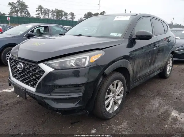 KM8J2CA42KU885763 2019 HYUNDAI TUCSON - Image 2