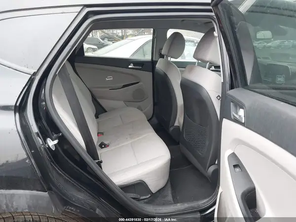 KM8J2CA42KU885763 2019 HYUNDAI TUCSON - Image 8