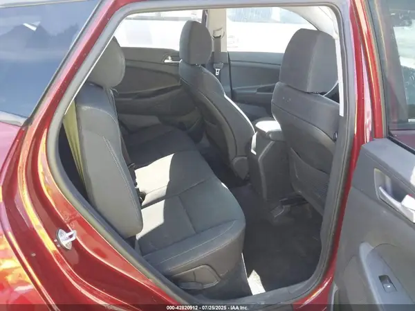 KM8J2CA42KU917403 2019 HYUNDAI TUCSON - Image 8