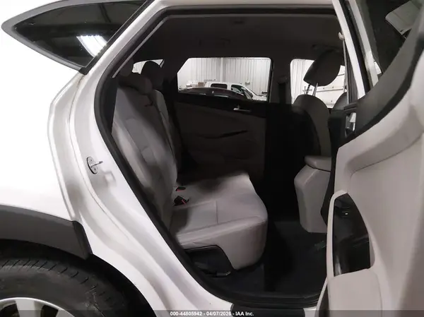 KM8J2CA42KU978346 2019 HYUNDAI TUCSON - Image 8