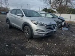 KM8J2CA43HU558118 2017 HYUNDAI TUCSON