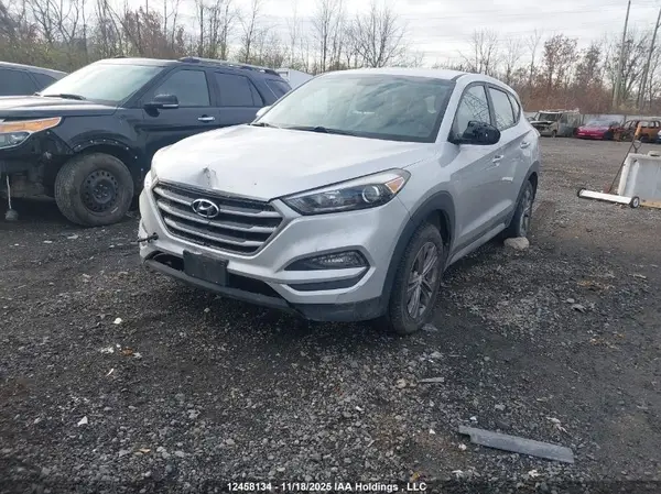 KM8J2CA43HU558118 2017 HYUNDAI TUCSON - Image 2