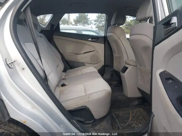 KM8J2CA43HU558118 2017 HYUNDAI TUCSON - Image 8