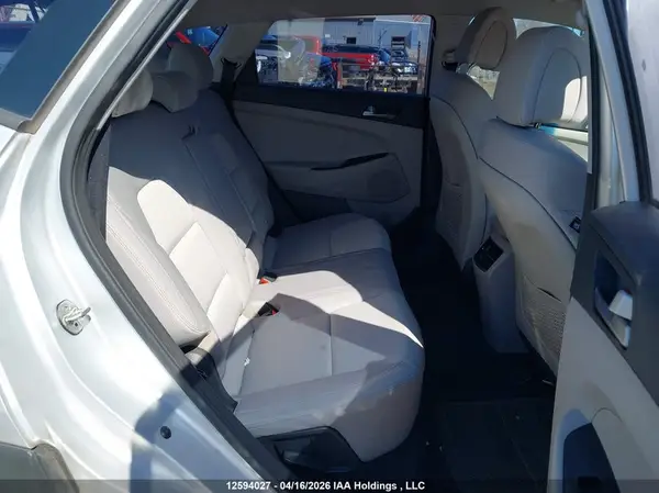 KM8J2CA43HU558216 2017 HYUNDAI TUCSON - Image 8