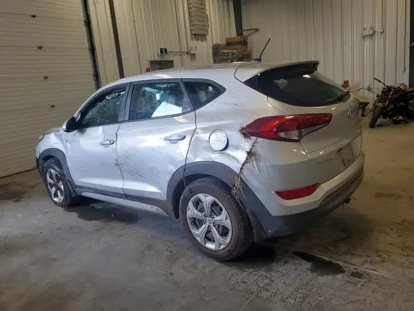 KM8J2CA43HU558572 2017 HYUNDAI TUCSON - Image 2
