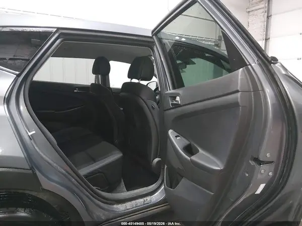 KM8J2CA43JU645863 2018 HYUNDAI TUCSON - Image 8