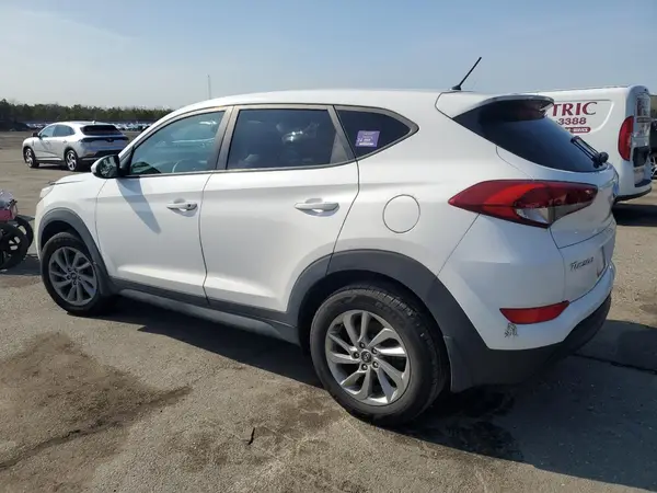KM8J2CA43JU649251 2018 HYUNDAI TUCSON - Image 2