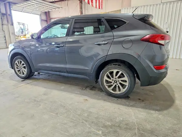 KM8J2CA43JU657561 2018 HYUNDAI TUCSON - Image 2