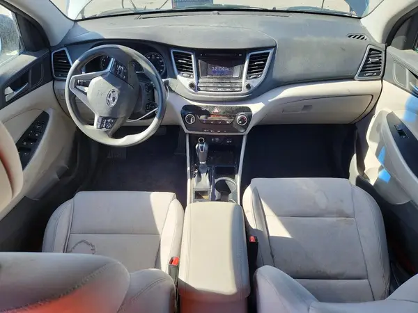 KM8J2CA43JU657561 2018 HYUNDAI TUCSON - Image 8