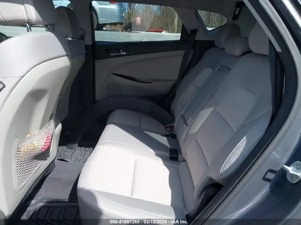 KM8J2CA43JU682668 2018 HYUNDAI TUCSON - Image 8