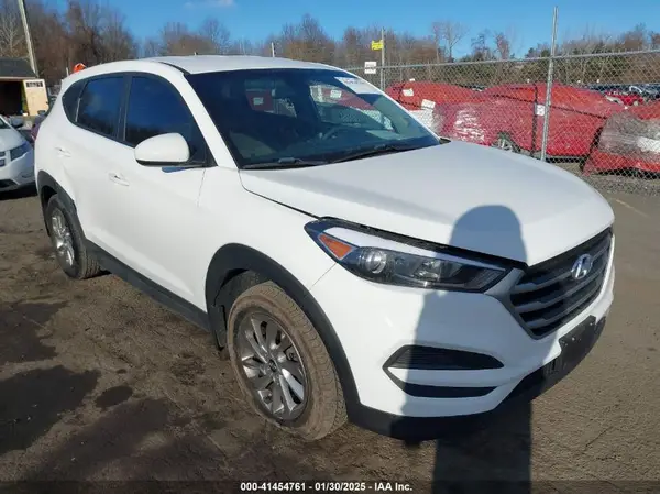KM8J2CA43JU684355 2018 HYUNDAI TUCSON - Image 1