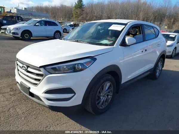 KM8J2CA43JU684355 2018 HYUNDAI TUCSON - Image 2
