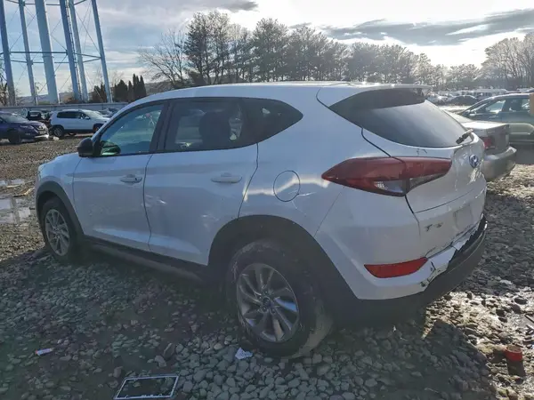 KM8J2CA43JU684517 2018 HYUNDAI TUCSON - Image 2
