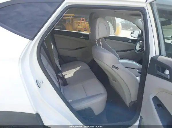 KM8J2CA43JU710419 2018 HYUNDAI TUCSON - Image 8