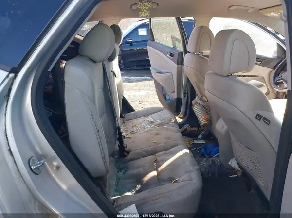KM8J2CA43JU768207 2018 HYUNDAI TUCSON - Image 8