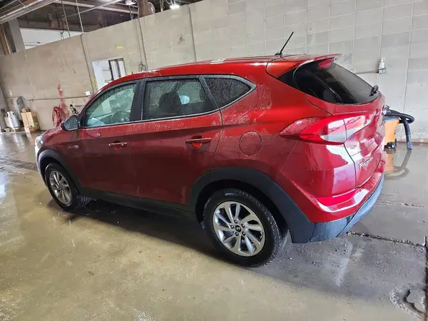 KM8J2CA43JU801576 2018 HYUNDAI TUCSON - Image 2