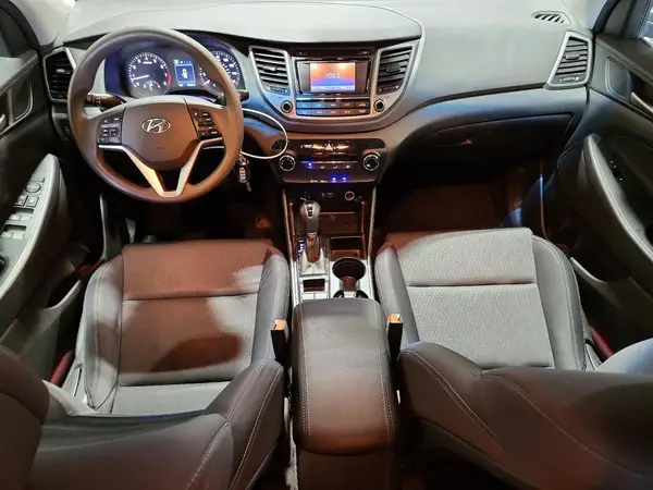 KM8J2CA43JU801576 2018 HYUNDAI TUCSON - Image 8