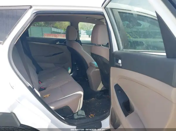 KM8J2CA43KU062338 2019 HYUNDAI TUCSON - Image 8