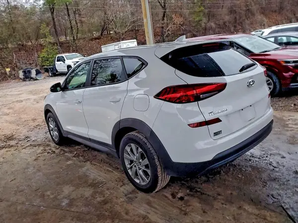 KM8J2CA43KU837530 2019 HYUNDAI TUCSON - Image 2