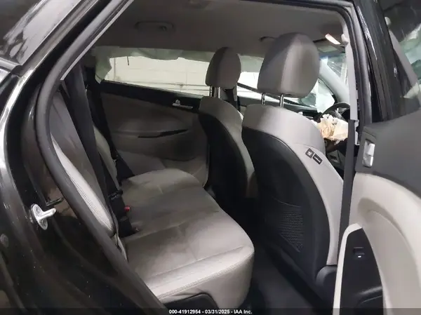 KM8J2CA43KU885853 2019 HYUNDAI TUCSON - Image 8