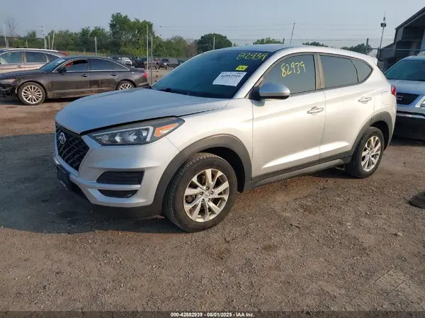 KM8J2CA43KU886095 2019 HYUNDAI TUCSON - Image 2