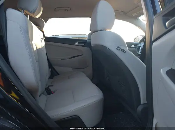 KM8J2CA43KU919919 2019 HYUNDAI TUCSON - Image 8