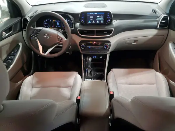 KM8J2CA43KU941404 2019 HYUNDAI TUCSON - Image 8