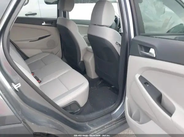 KM8J2CA43KU988982 2019 HYUNDAI TUCSON - Image 8