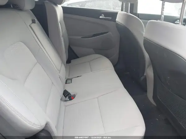 KM8J2CA43KU994555 2019 HYUNDAI TUCSON - Image 8
