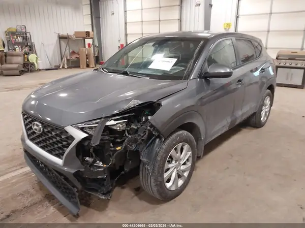 KM8J2CA43KU998007 2019 HYUNDAI TUCSON - Image 2
